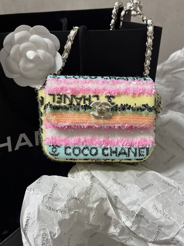 Ｃｈａｎｅｌ22S Mini 彩虹亮片小废包 装不下手机只能装可爱.. 链子可斜挎 It’S So Cute