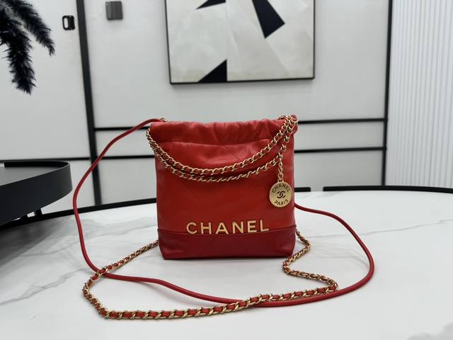 As3980 Chanel 24C Mini垃圾袋 2024春夏系列 配皮拼接小小垃圾袋又酷又飒 时尚圈的领头军 22Bag已经成为托特包中的顶流 尺寸:19*