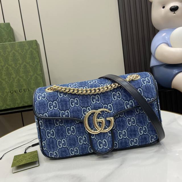 正品级 新品 Gg Marmont系列牛仔小号肩背包。这款单品出自gucci Lido系列，设计灵感源自意大利海岸的夏日风情和海滩俱乐部。这款gg Marmon