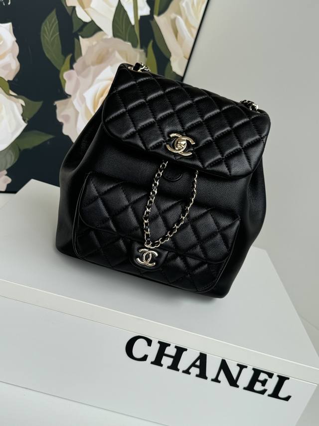 Chanel型号:As3618 简介:原单质量，经典之作，华丽与气质的前沿，是你意想不到的尊贵。皮种:原单进口胎牛皮，里配原版布。五金:原版五金配制尺寸:23-