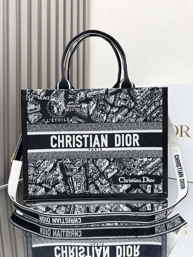 正品级，高版本 巴黎黑皮配肩带 中号 Dior Book Tote 购物袋 这款book Tote手袋灵感来自女装创意总监玛丽亚 嘉茜娅 蔻丽 Maria Gr