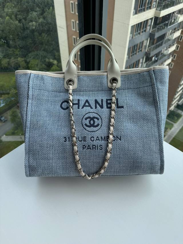 Chanel 66941 #大号沙滩牛仔帆布包chanel Deauville春夏迪拜度假系列经典购物袋带手柄大号妈咪包夏天时尚搭档休闲百搭越发自然简易的搭扣设