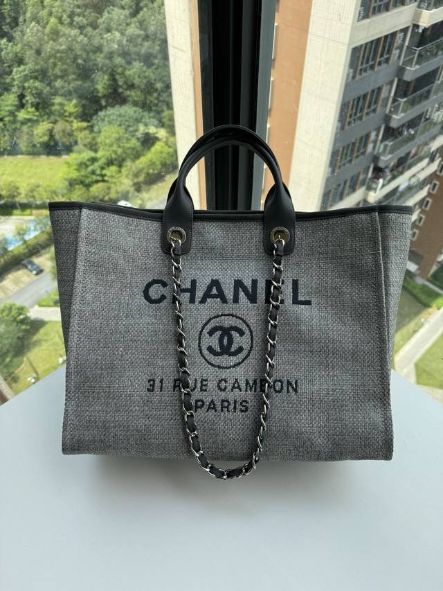 Chanel 66941 #大号沙滩牛仔帆布包chanel Deauville春夏迪拜度假系列经典购物袋带手柄大号妈咪包夏天时尚搭档休闲百搭越发自然简易的搭扣设