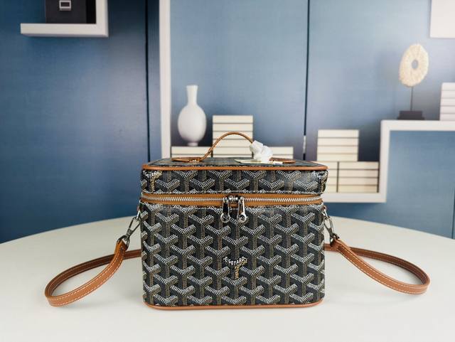 狗牙goyard高雅德新款戈雅化妆包 高雅德2021新款化妆包、Goyard Vanity Muse Bag 每个品牌都有属于他自己的化妆包、这款化妆包和其他相