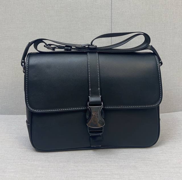 新品 Coach 蔻驰cu202 Cu042 Cu041男士经典标志league信使包斜挎包翻盖邮差包，织物配牛皮革，内置多功能袋，卡扣开合，织物衬里外置开放式