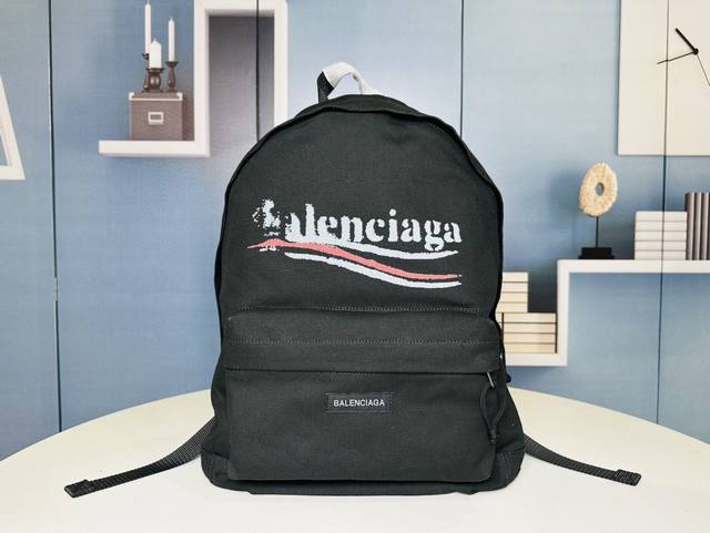 Balenciaga Fw新品 Explorer系列双肩包 17最火标识性极强的可乐双色刺绣logo设计让人过目不忘 辨识度极高logo采用高密丝线刺绣 台产古