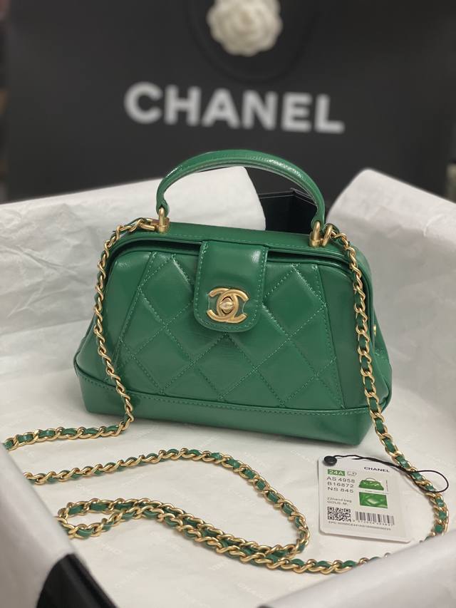 Chanel:，型号as4109#，尺寸9X13×4.5Cm，大号，As4549#，尺寸，16X23.5X8 Cm，2024年新款，医生包 实物超级美 油蜡皮配