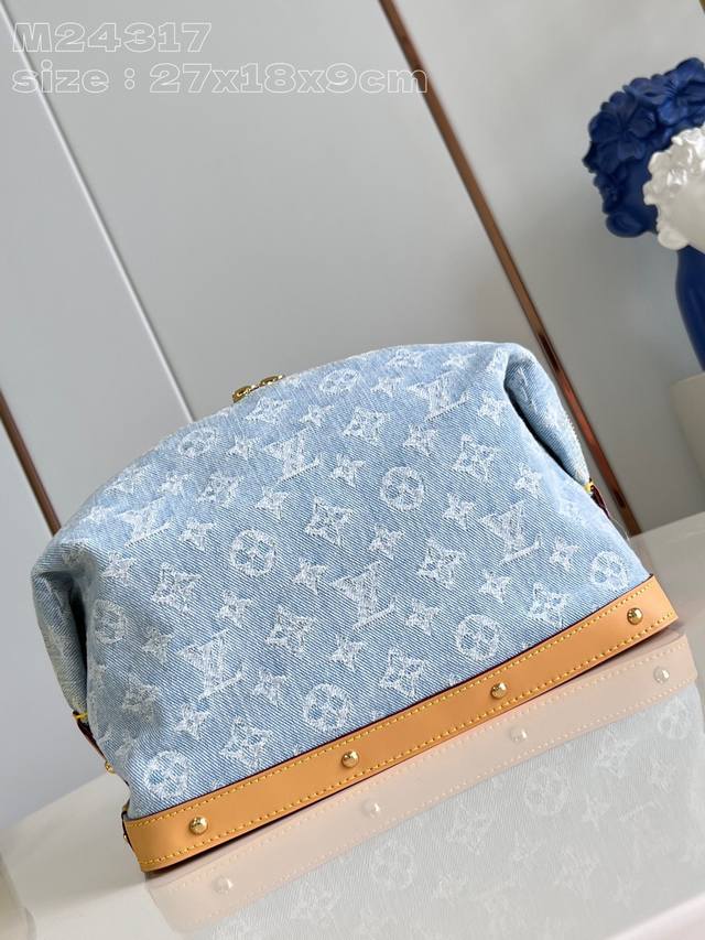 顶级原单 独家实拍 M24317白花 本款 Pochette Cosmétique 化妆包以 Monogram Denim 棉布，将 Monogram 图案织入