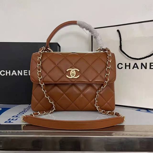 92236＃升级版chanel 春夏秋冬新色出货 尺寸 25×12×17Cm。