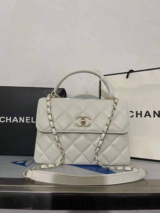 92236＃白色最新螺纹款五金版chanel 尺寸 25×12×17Cm。