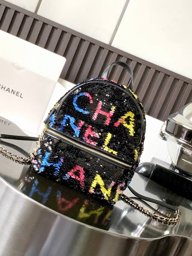 Chanel 24C亮片双肩包手工刺绣，重点不刮手尺寸：25X21X15Cm款号：4662