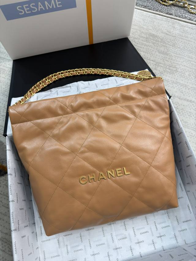 独家实拍原单升级版 型号3260Chanel 23春夏新款 Mini 22Bag现货尺寸 小号;37X35X7Cm，中号;39X42X8Cm