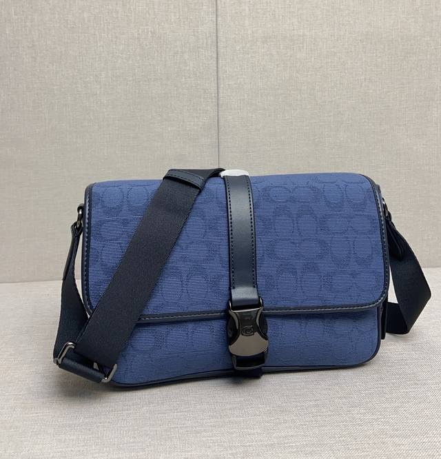 Coach 蔻驰cu041浅蓝布配皮新款男包袋相机包 Cu202 League信使包尺寸29 7 20Cm