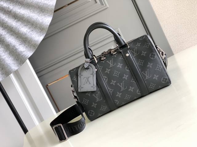 顶级原单独家实拍m46271黑花 本款 Keepall 25 手袋取材 Monogram Eclipse Reverse 帆布，展现路易威登经典图案的优雅重绎。