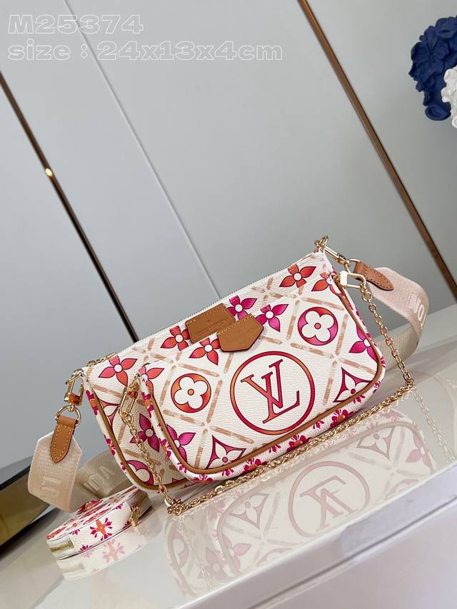 顶级原单 独家实拍 M25374红彩 本款 Multi Pochette Accessoires 手袋出自 Lv By The Pool 系列，以 Monogr