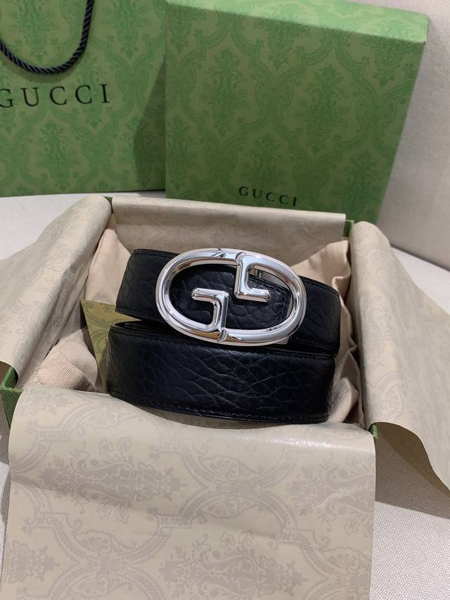 Gucci 意大利进口头层大象纹牛皮配平纹底，搭配真空电镀亮面自动扣，经典款式，专柜有售，市场顶级品质，支持验货配送全套专柜包装，宽度 3.5Cm