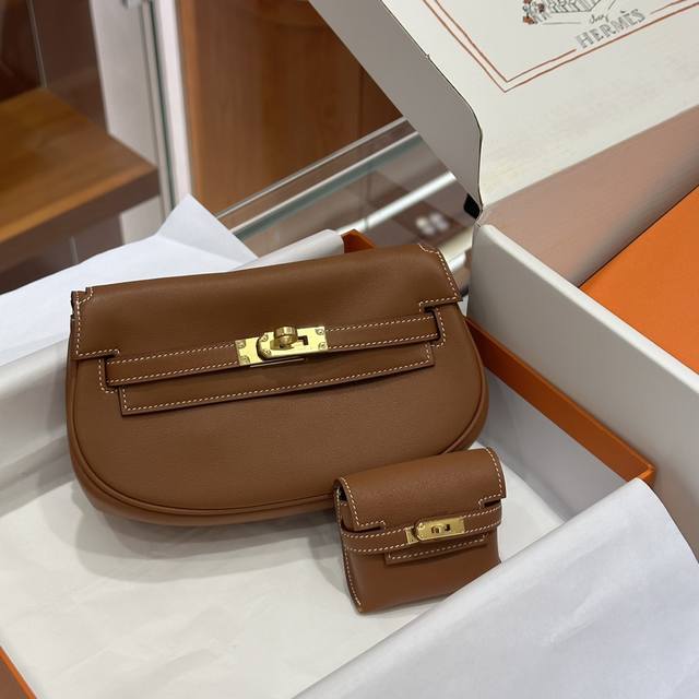 Hermes Kelly Moove 特惠正品开模 新款袭来这次不是小废包了不得不夸一下它的肩带 采用可拆卸的多孔位设计很多创意背法 尊嘟太好看了