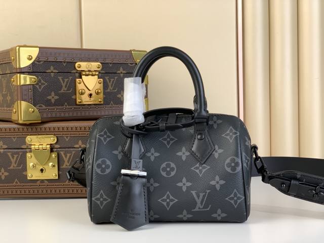 出厂价 Diy款 Speedy 18 手袋 M24598 黑花 经典轮廓，为 Monogram Empreinte 粒面皮革压印 Monogram 图案，成就柔