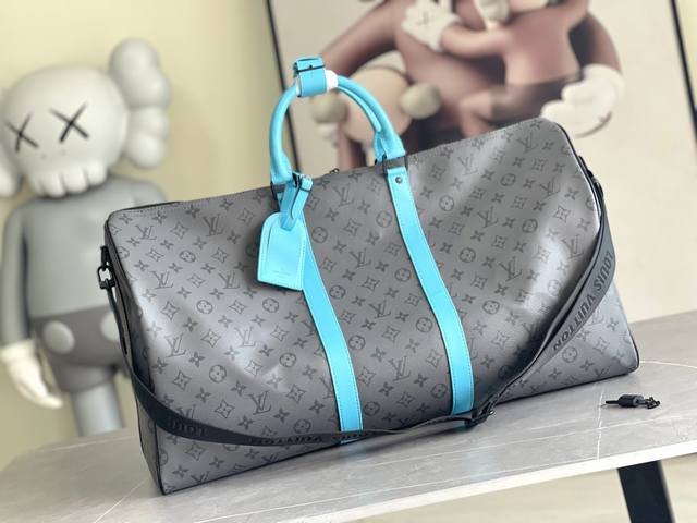 M11480 老花 ！Virgil Abloh 将 Basketball Keepall 55 旅行袋由品牌档案引向篮球赛场，为经典设计渲染 Nba 标志色彩及