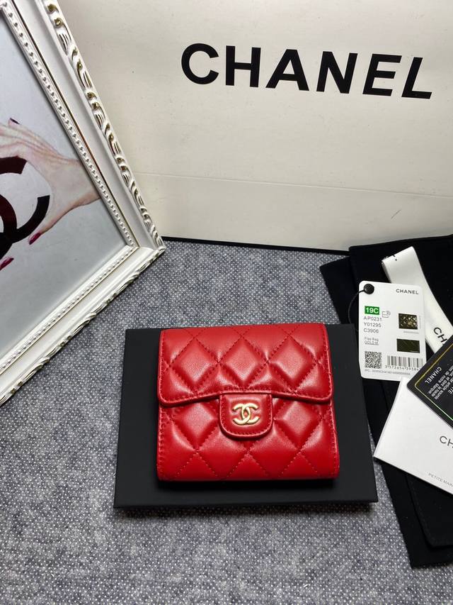 Chanel．型号1070、进口原版平纹小羊皮：尺寸12*10*3.5、