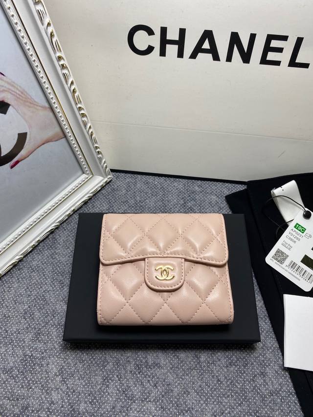 Chanel．型号1070、进口原版平纹小羊皮：尺寸12*10*3.5、