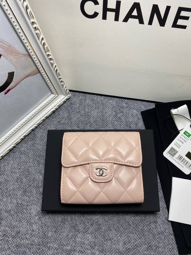 Chanel．型号1070、进口原版平纹小羊皮：尺寸12*10*3.5、