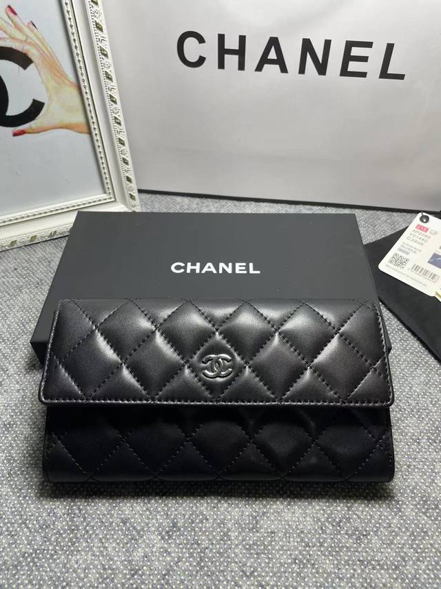 Chanel．型号2068进口羊皮：尺寸19*10*3Cm