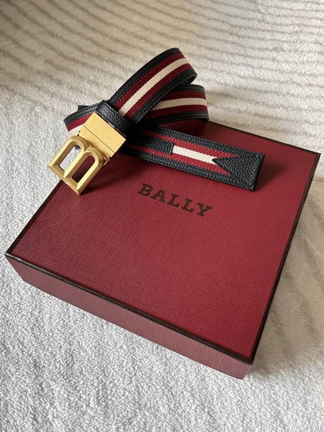 Bally 意大利进口头层荔枝纹牛皮配条纹帆布，搭配真空电镀仿古铜旋转纯铜扣，官网新款，专柜有售，市场顶级品质，支持验货 配送全套专柜包装，宽度 3.5Cm