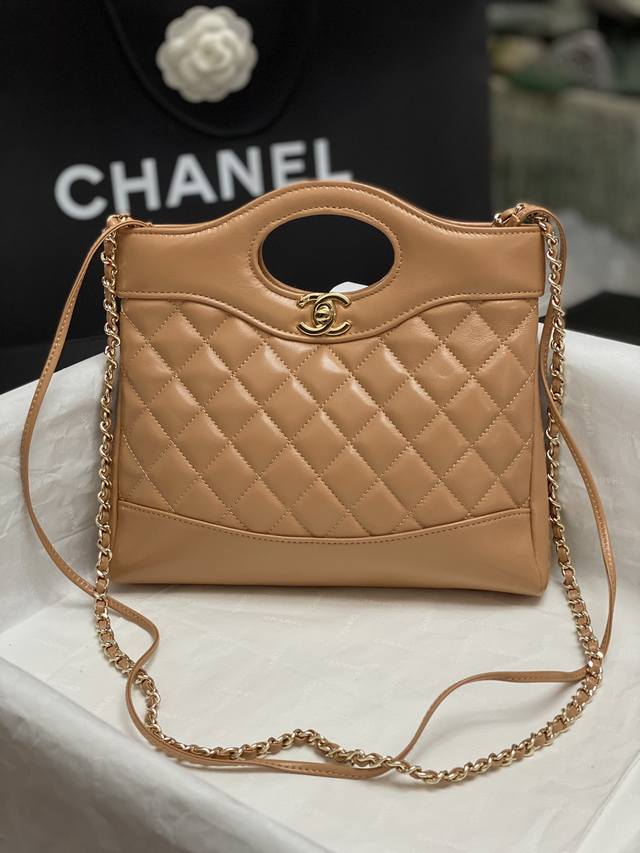 Chanel23A 王炸mini31Bag As4133时尚代表 31Bag经典再现 油腊皮皮质，容量也实用感人一包多背没问题22X23X5.5Cm