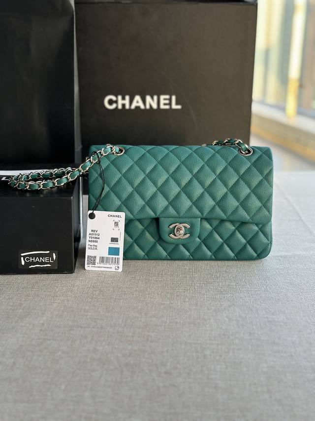 高端定制品 Chane1 Classic Flap Bag A01112 细球纹鱼子酱 演绎了chane1的经典，高雅、简约、精美！专柜同步更新 最新版本 Zp