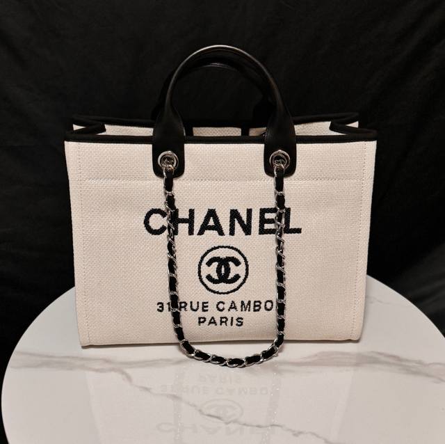 Chanel 66941 #大号沙滩牛仔帆布包chanel Deauville春夏迪拜度假系列经典购物袋带手柄大号妈咪包夏天时尚搭档休闲百搭越发自然简易的搭扣设