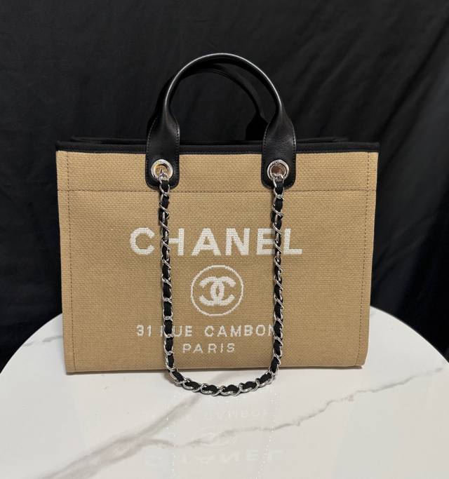 Chanel 66941 #大号沙滩牛仔帆布包chanel Deauville春夏迪拜度假系列经典购物袋带手柄大号妈咪包夏天时尚搭档休闲百搭越发自然简易的搭扣设