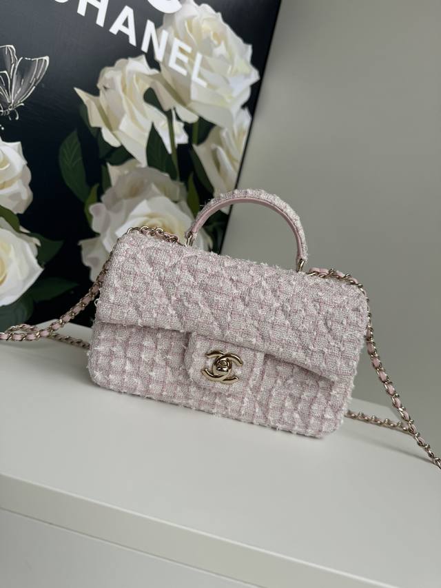 Chanel 24K最新mini Cf Handle 手提包 As2431 经典菱格口盖包 饰以精致经典链子搭配手提，布包内里皮润饰手袋，脱颖而出，演绎永恒优雅