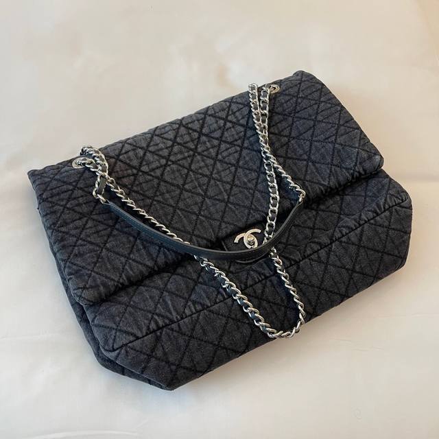 Chanel Vintage牛仔机场包 尺寸：42X22Cm