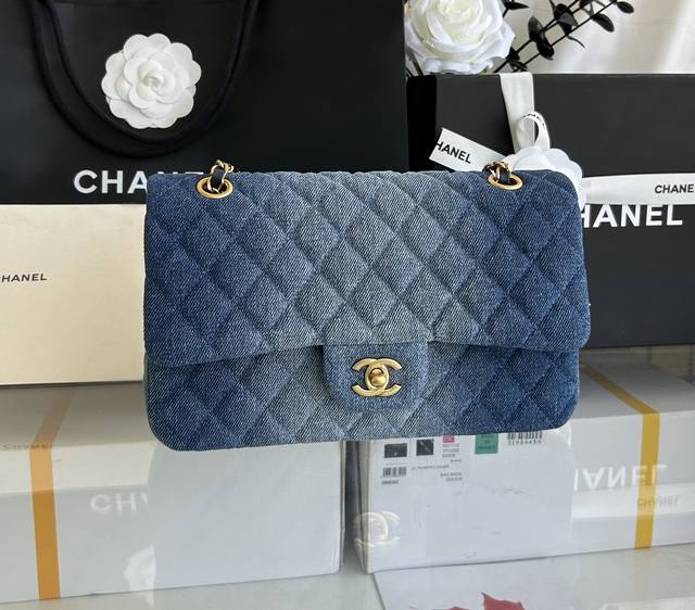 法国高级定制手工坊 中号1112 尺寸:25Cm: 百年经典c.菱格文 、里內配皮、手感柔软 ，整个包的手感与真品完美达成一致、皮质细节及做工看图片、堪称完美！