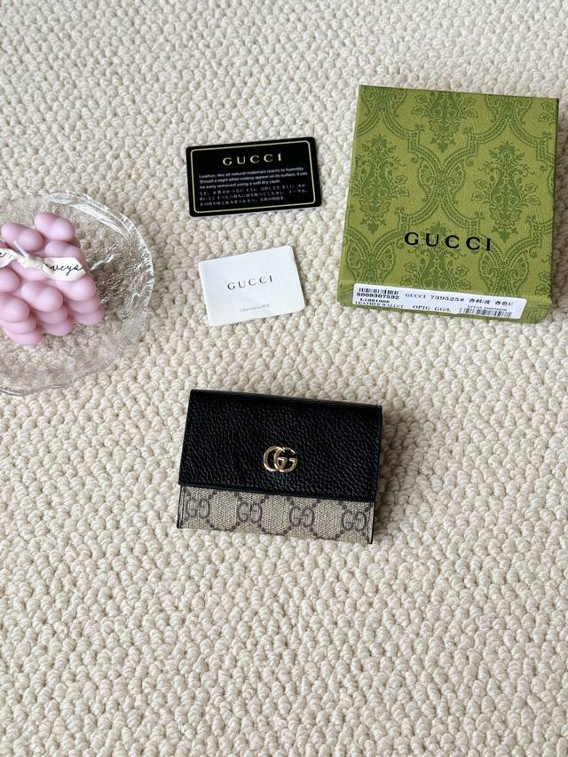 Gucci 出新款 New Mini对折零钱包 可手拿 可放包里 卡包card Bags 超可爱的 编号：739525 尺寸：约11Cm