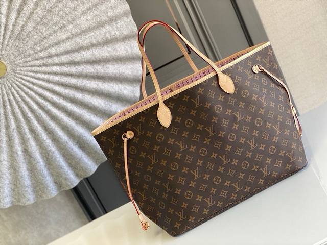 大号钢钉 顶级原单m50367Neverfull 大号手袋neverfull 全新演绎经典手袋，探索袋内精致细节。重新设计的内袋采用了清新的织物内衬和灵感源自路