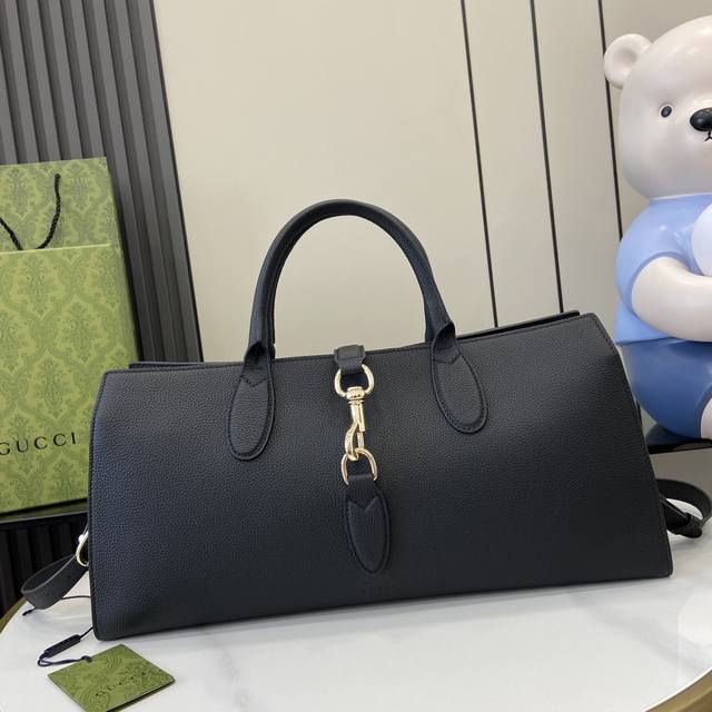 配全套原厂绿盒包装 新品 Gucci Jackie系列中号托特包。Jackie系列推出全新中号托特包，魅力演绎优雅气韵与精致格调。这款单品采用黑色优质皮革制作，