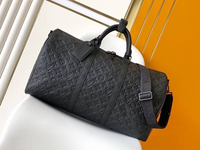 M44810新版本 动态芯片 顶级原单本款 Keepall Bandoulière 50 旅行袋为 Monogram Shadow 皮革铺陈全幅 Monogra