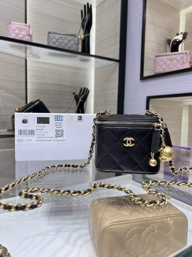 Chanel：新款：可调节链条 小号经典链子盒 A P1447Y9610