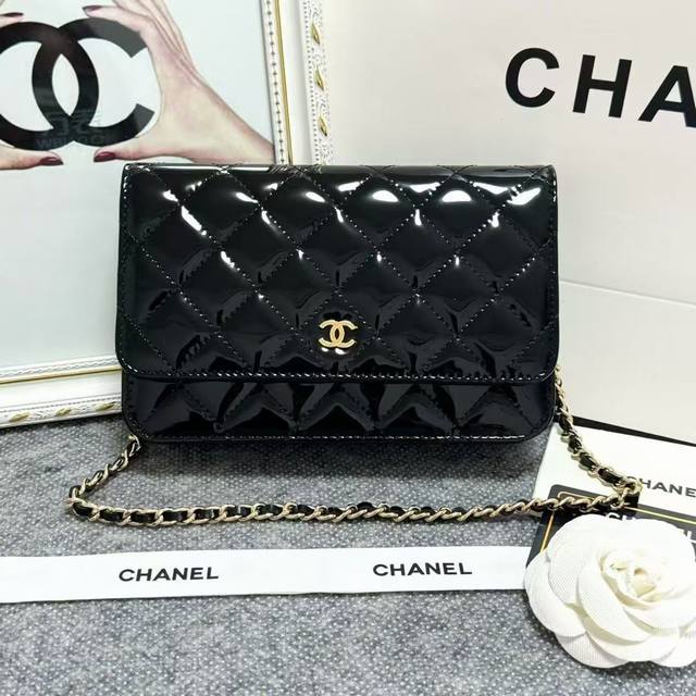 Chanel 原版漆皮小挎包 银扣 进口漆牛皮 型号:33814 尺寸19Cm