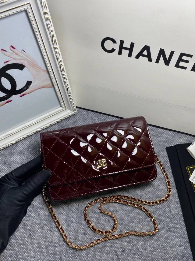 Chanel 原版漆皮小挎包 银扣 进口漆牛皮 型号:33814 尺寸19Cm