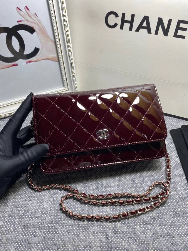 Chanel 原版漆皮小挎包 银扣 进口漆牛皮 型号:33814 尺寸19Cm