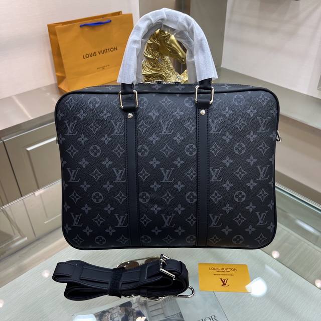 Louis Vuitton 路易威登 M41478 黑花公文包独家实拍！粗犷的damier Graphite格纹帆布赋予此款porte-Documents Vo