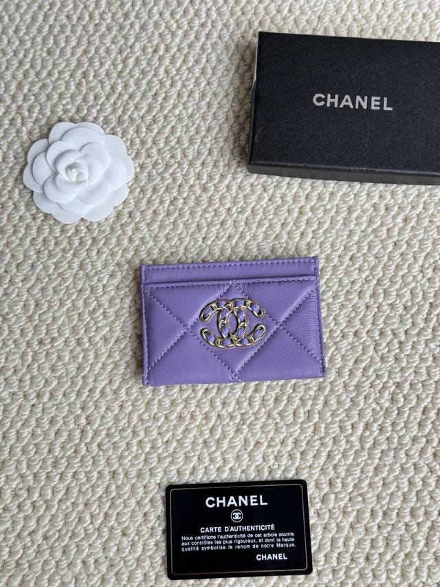 Chanel 经典羊皮卡包 香奈儿专柜新款卡包 款号:A P1167 尺寸:7.5 × 11.2 × 0.5 Cm 做工精细 品质高端