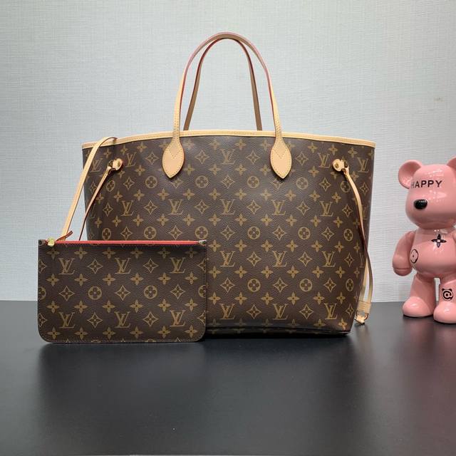 款号：M41181 路易威登新款 Neverfull 全新演绎经典手袋，探索袋内精致细节。重新设计的内袋采用了清新的织物内衬和灵感源自路易威登档案馆的复古细节，