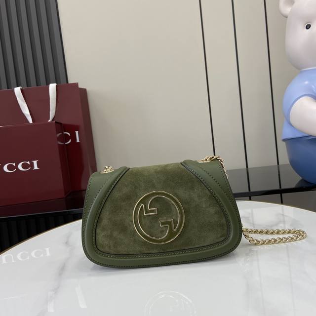 配全套原厂绿盒包装 新款 Gucci Blondie系列迷你肩背包 Gucci Blondie系列全新手袋饰有在20世纪70年代初期首次亮相的品牌系列经典标识，