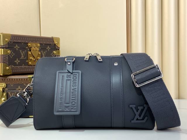 出厂价 顶级原单 City Keepall Aer手袋 M11602新蓝 本款 City Keepall 手袋选用牛皮革、皮革饰边和金属件，讲述路易威登 Kee