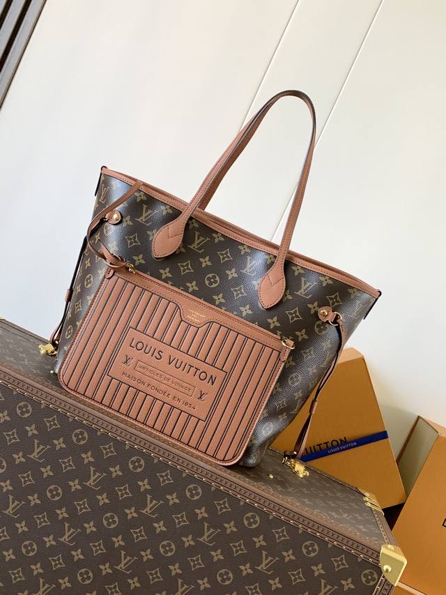 出厂价 顶级原单，变码芯片 M11946黑色 M12061棕色 Neverfull Inside Out 中号手袋以 Monogram 帆布与粒面皮革演绎崭新双