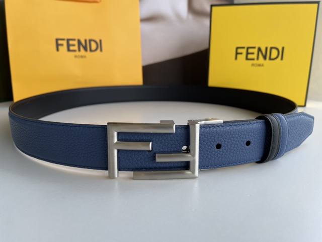 Fendi -意大利进口头层荔枝纹牛皮配平纹底，搭配真空电镀拉丝纯铜扣，经典款式，专柜有售，市场顶级品质，支持验货 配送全套专柜包装，宽度 3.5Cm